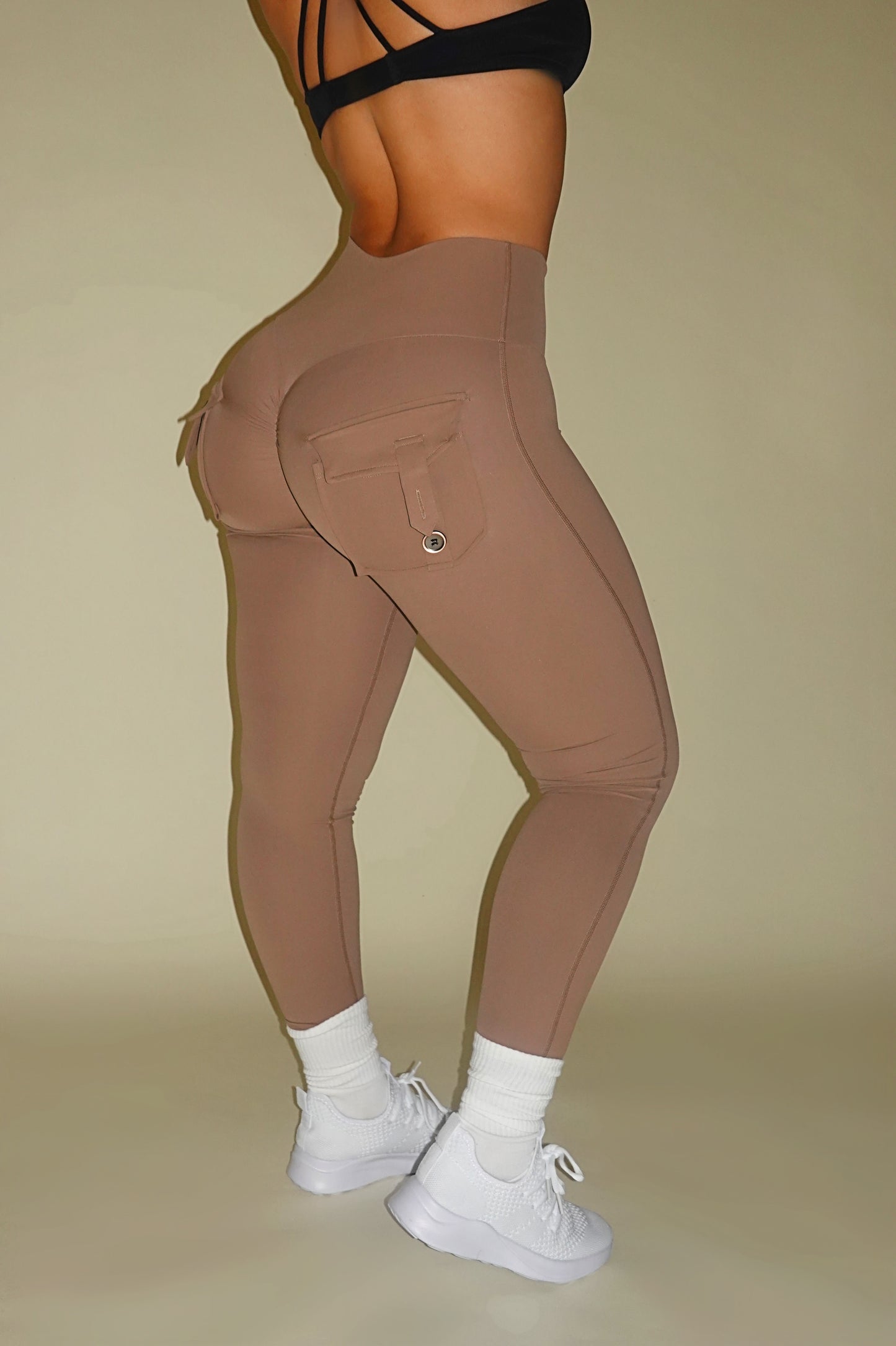 Double Pocket Scrunch Butt Leggings